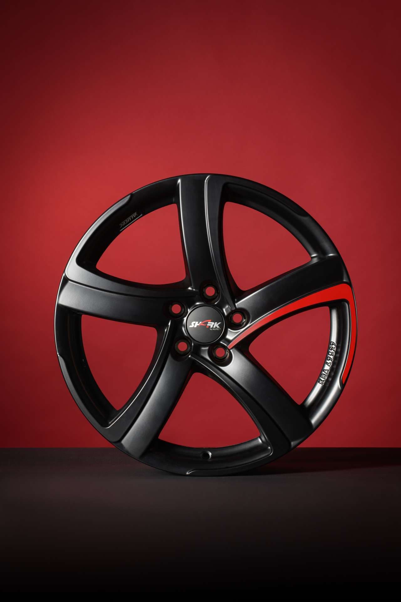 Диск Shark 8*18 45 5*108 70,1 Racing Black Pad Red Alutec SH80845B54-51